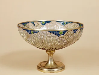 Plique-a-jour-kopp, ca 1900 (förgylld och emalj)